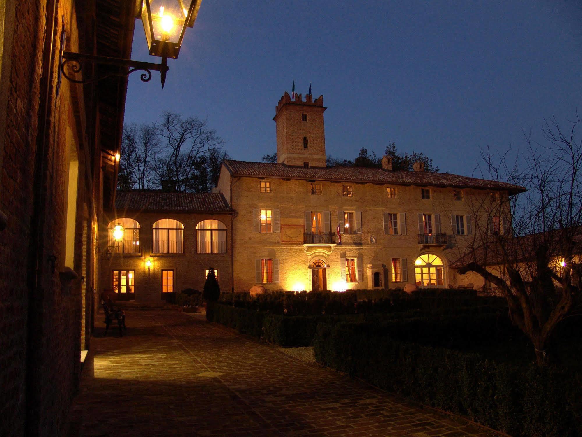 Relais Castello Di Razzano Hotel Alfiano Natta Luaran gambar